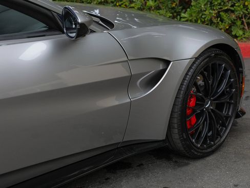 Used 2023 Aston Martin V8 Vantage Roadster RWD image 10