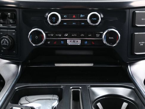 Used 2025 Ford F150 Platinum w/ FX4 Off-Road Package AWD/4WD image 38