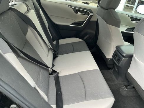 Used 2022 Toyota RAV4 XLE image 20