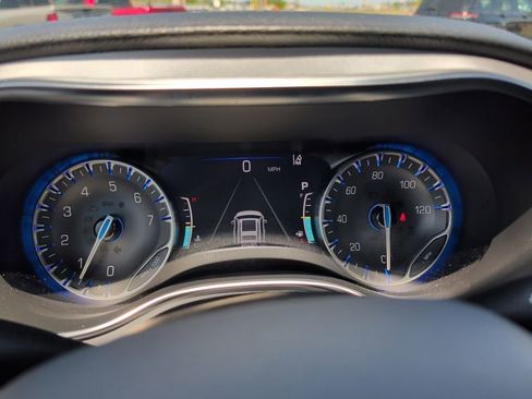 Used 2025 Chrysler Pacifica Limited FWD image 24