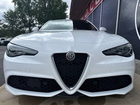 Used 2022 Alfa Romeo Giulia Ti AWD/4WD image 8