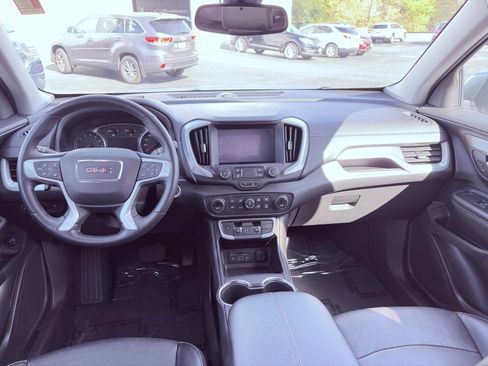 Used 2024 GMC Terrain SLT image 15