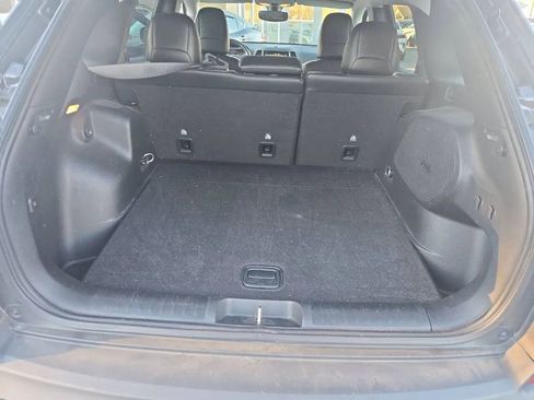 Used 2019 Jeep Cherokee Limited image 18