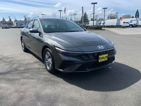 New 2026 Hyundai Elantra SE image 7