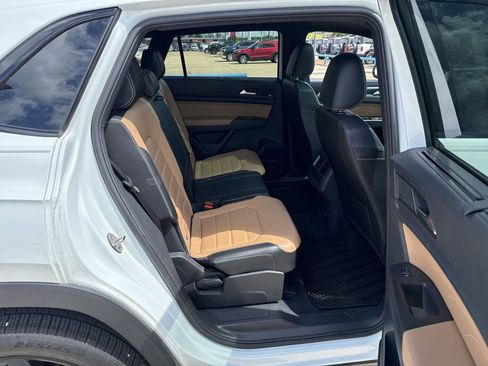 Used 2022 Volkswagen Atlas Cross Sport SEL Premium R-Line image 12