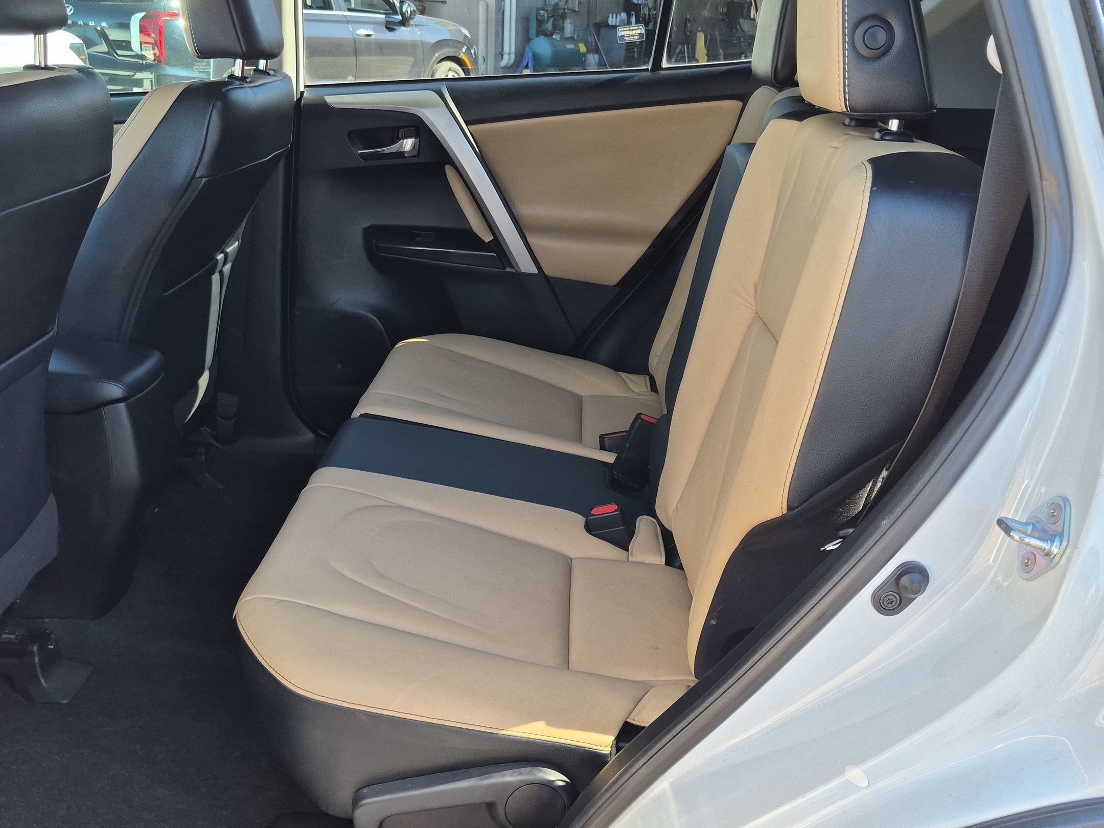 Used 2017 Toyota RAV4 Limited w/ Carpet Mat Package FWD image 23