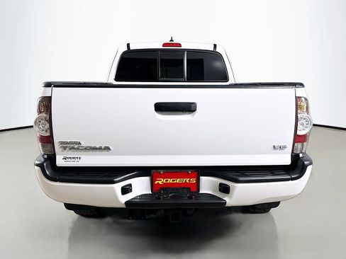 Used 2015 Toyota Tacoma TRD Sport w/ TRD Sport Package image 6