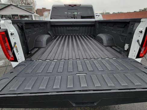 Used 2022 GMC Sierra 2500 SLT w/ SLT Convenience Package image 30