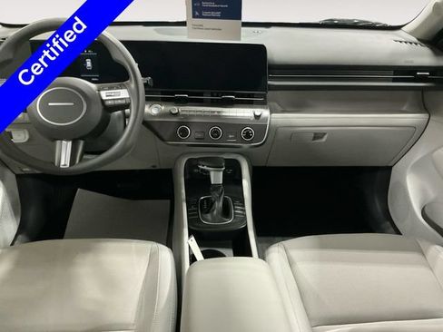 Certified 2024 Hyundai Kona SE AWD/4WD image 11