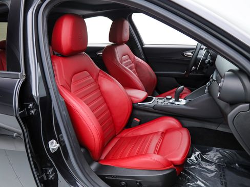Used 2022 Alfa Romeo Giulia Sprint RWD image 14