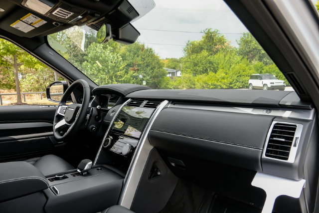 New 2026 Land Rover Discovery Limited Edition AWD/4WD image 15