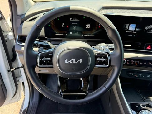 Used 2026 Kia Carnival EX FWD image 21