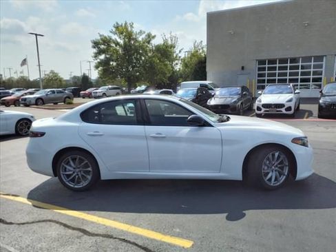 Used 2024 Alfa Romeo Giulia Sprint AWD/4WD image 2