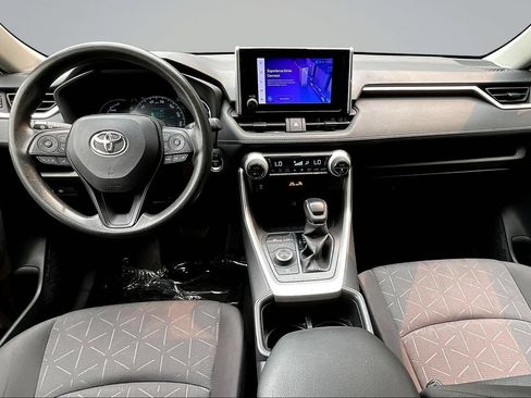 Used 2023 Toyota RAV4 XLE AWD/4WD image 6