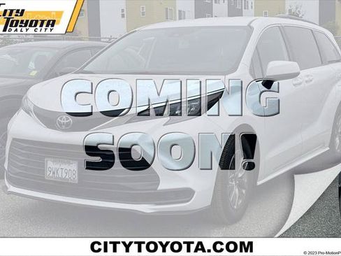Certified 2026 Toyota Sienna LE FWD image 1