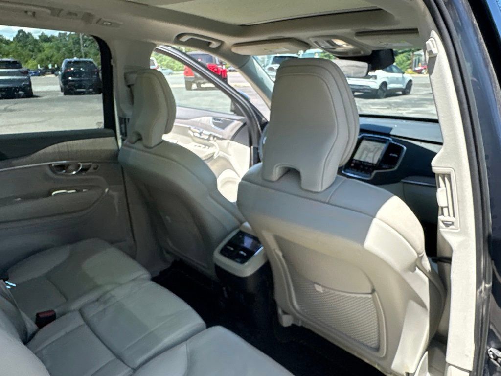 Certified 2023 Volvo XC90 B6 Plus AWD/4WD image 34