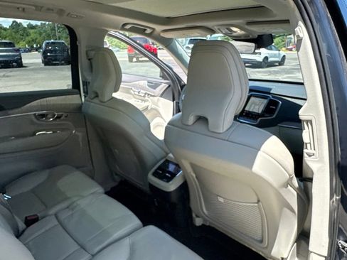 Certified 2023 Volvo XC90 B6 Plus AWD/4WD image 34