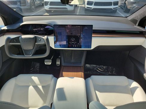Used 2023 Tesla Model X image 22