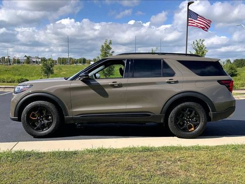 Used 2026 Ford Explorer Tremor w/ Tremor Ultimate Package AWD/4WD image 12