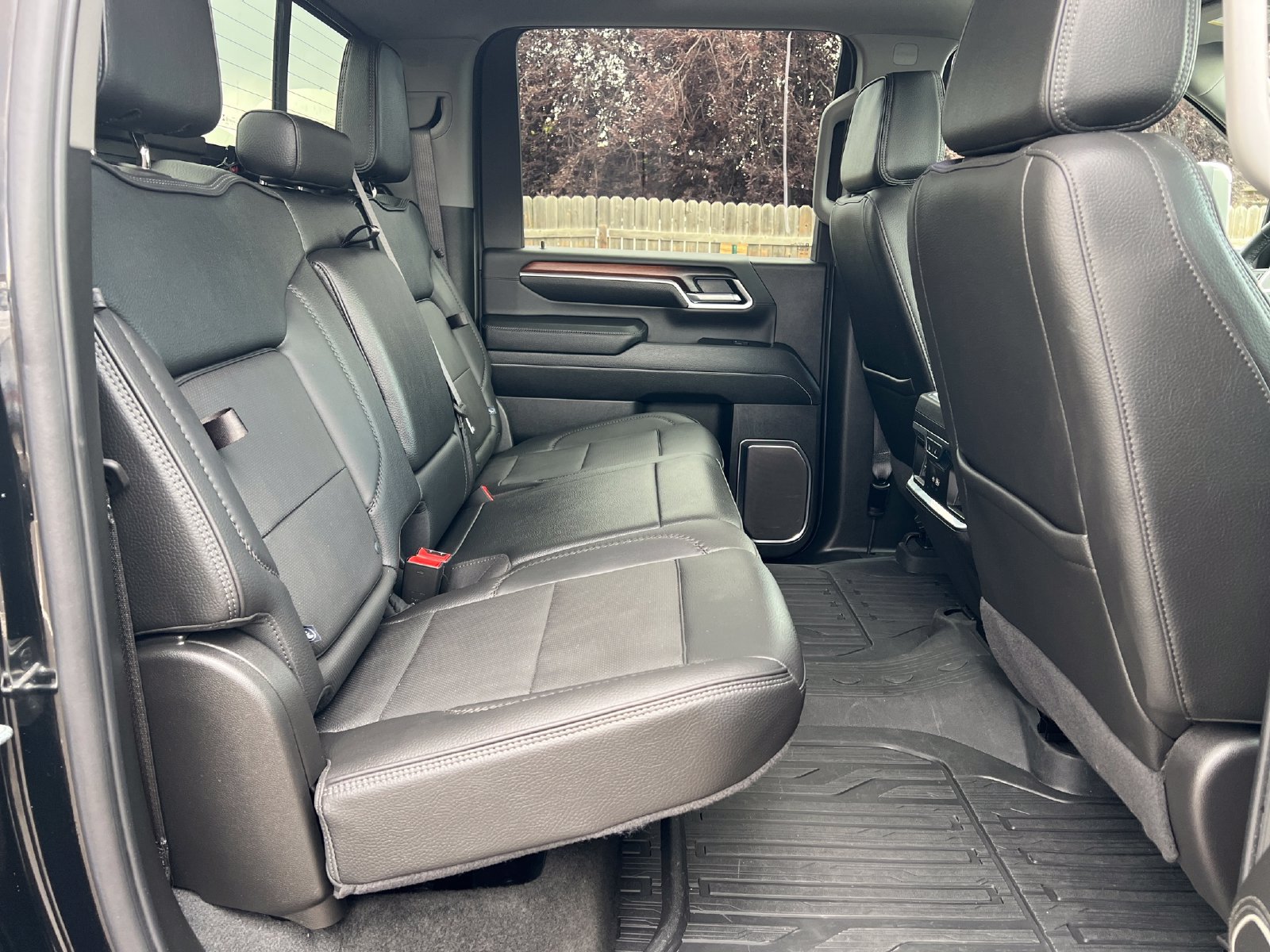 Used 2024 GMC Sierra 3500 Denali w/ Denali Reserve Package AWD/4WD image 11