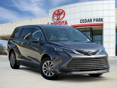 Used 2025 Toyota Sienna LE
