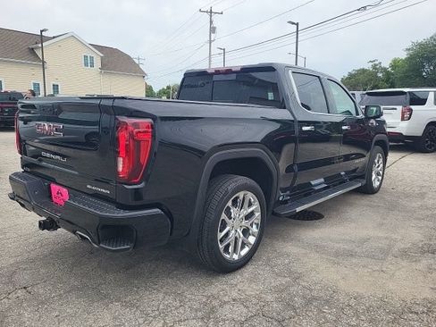 Used 2023 GMC Sierra 1500 Denali w/ Technology Package AWD/4WD image 9