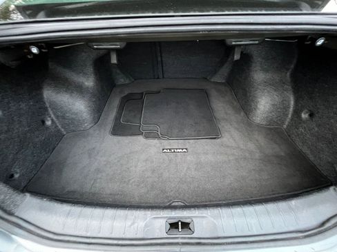 Used 2025 Nissan Altima 2.5 SV image 31