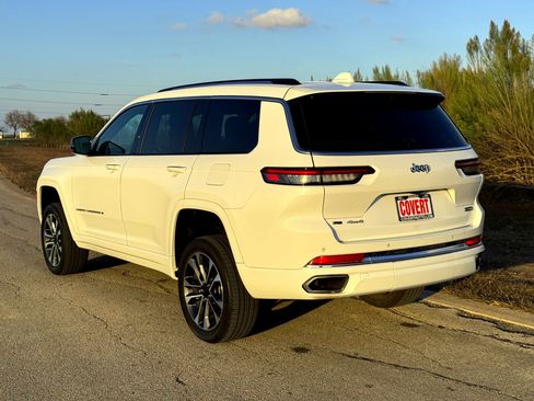 Used 2021 Jeep Grand Cherokee L Overland w/ Advanced Protech Group III image 10