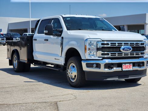 New 2026 Ford F350 XL w/ XL Chrome Package AWD/4WD image 4