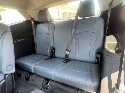Used 2020 Buick Enclave Premium w/ Sun and Sites Package AWD/4WD image 12