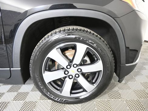 Used 2020 Chevrolet Traverse LT w/ LT Premium Package image 11