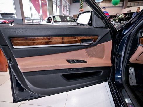 Used 2015 BMW 740Li xDrive image 15