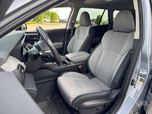 Used 2023 Subaru Outback Premium AWD/4WD image 12