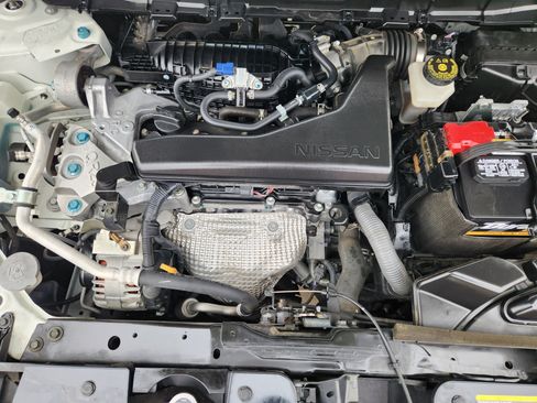 Used 2017 Nissan Rogue SL image 30