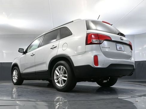 Used 2015 Kia Sorento LX image 46