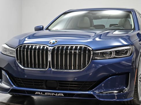 Used 2022 BMW ALPINA B7 xDrive w/ Luxury Rear Seating Package image 57