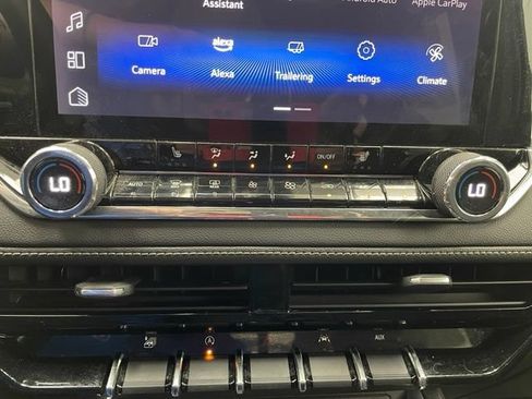 Used 2023 Chevrolet Colorado LT w/ LT Convenience Package II AWD/4WD image 6