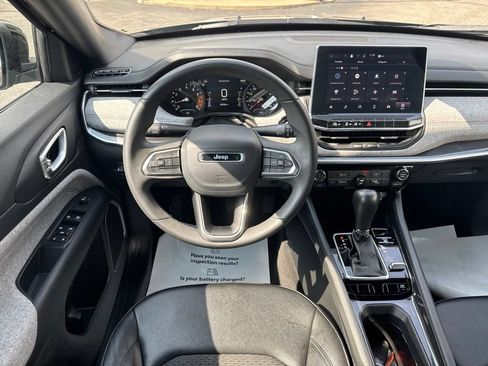Used 2024 Jeep Compass Latitude AWD/4WD image 27