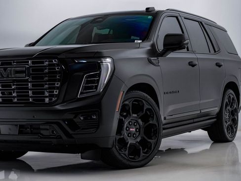 Used 2025 GMC Yukon Denali Ultimate AWD/4WD image 2