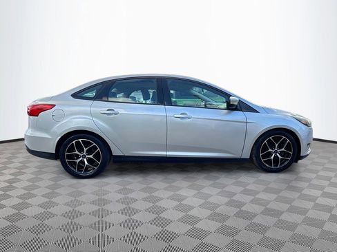 Used 2017 Ford Focus SEL image 5