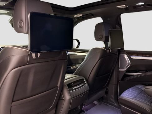 Used 2025 Cadillac Escalade Sport Platinum w/ LPO, ONYX Package AWD/4WD image 23
