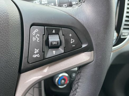 Used 2021 Chevrolet Trax LT w/ Premium Seat Package image 25