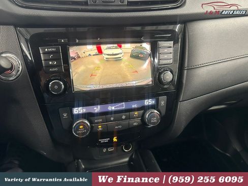 Used 2019 Nissan Rogue SV AWD/4WD image 24