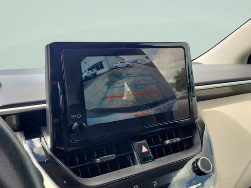 Used 2025 Toyota Corolla LE FWD image 13