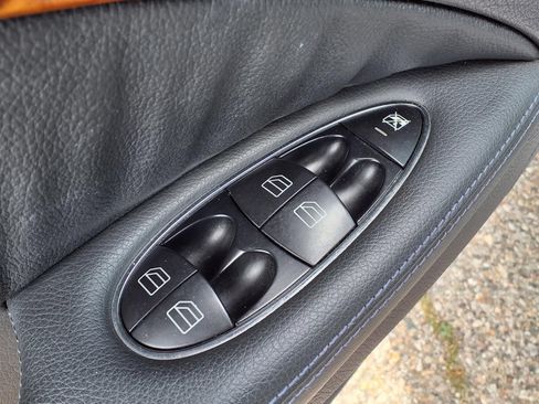 Used 2006 Mercedes-Benz E 350 Sedan w/ Premium Pkg image 15
