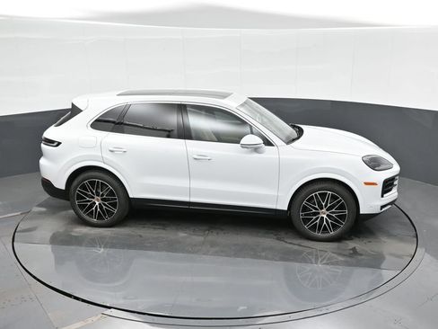 New 2026 Porsche Cayenne image 31