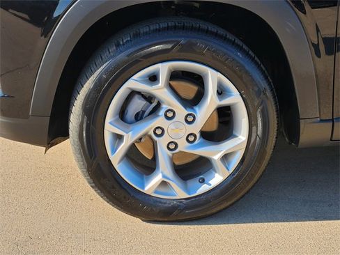 Used 2024 Chevrolet Trax LS w/ LS Convenience Package FWD image 16