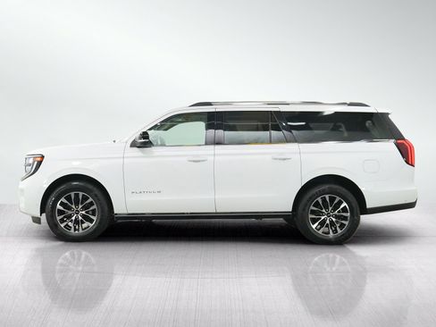 Used 2025 Ford Expedition Max Platinum AWD/4WD image 2