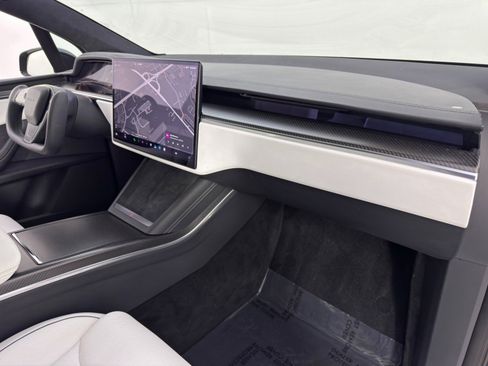 Used 2022 Tesla Model X Plaid image 14