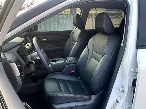 Certified 2024 Nissan Rogue SL w/ SL Premium Package image 8